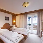 Anthony's Alpin Garni Ξενοδοχείο 4*