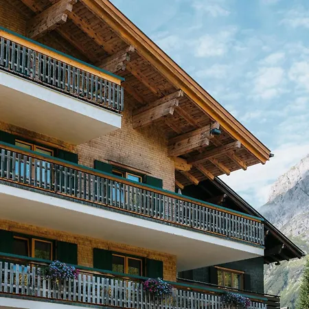 Anthony's Alpin Garni