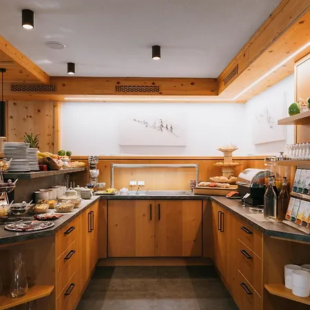 Anthony's Alpin Garni ホテル