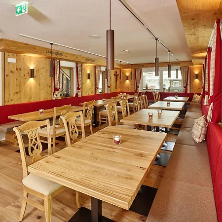Anthony's Alpin Garni 4* 레흐암 아르베르크