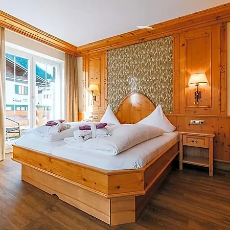 Anthony's Alpin Garni ホテル 4*